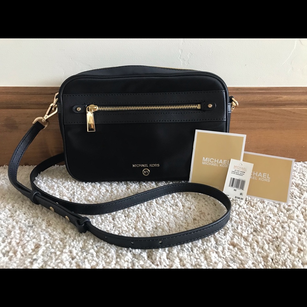 💥SOLD💥 Michael Kors Jet Set Charm Large EW Xbody